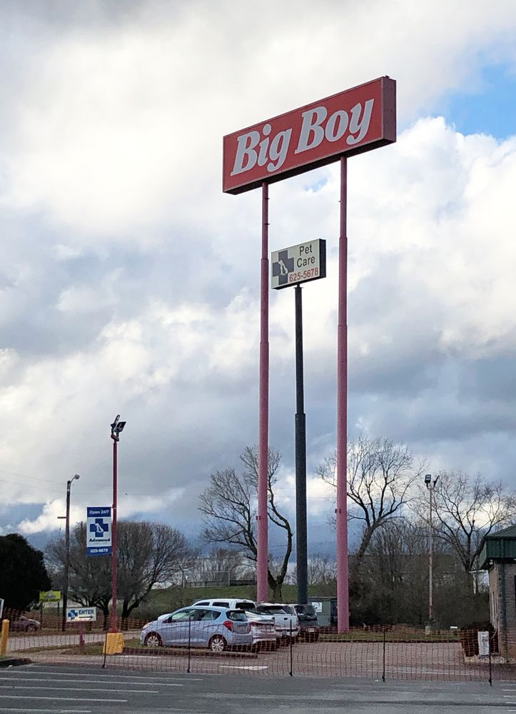 Freestanding Restaurant: 136 N Keeneland Dr, Richmond, KY 40475